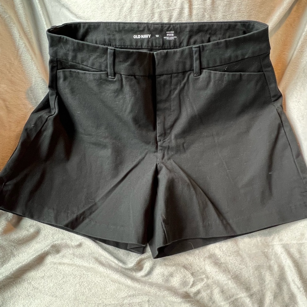 Old Navy Women's Classic Black Bermudas